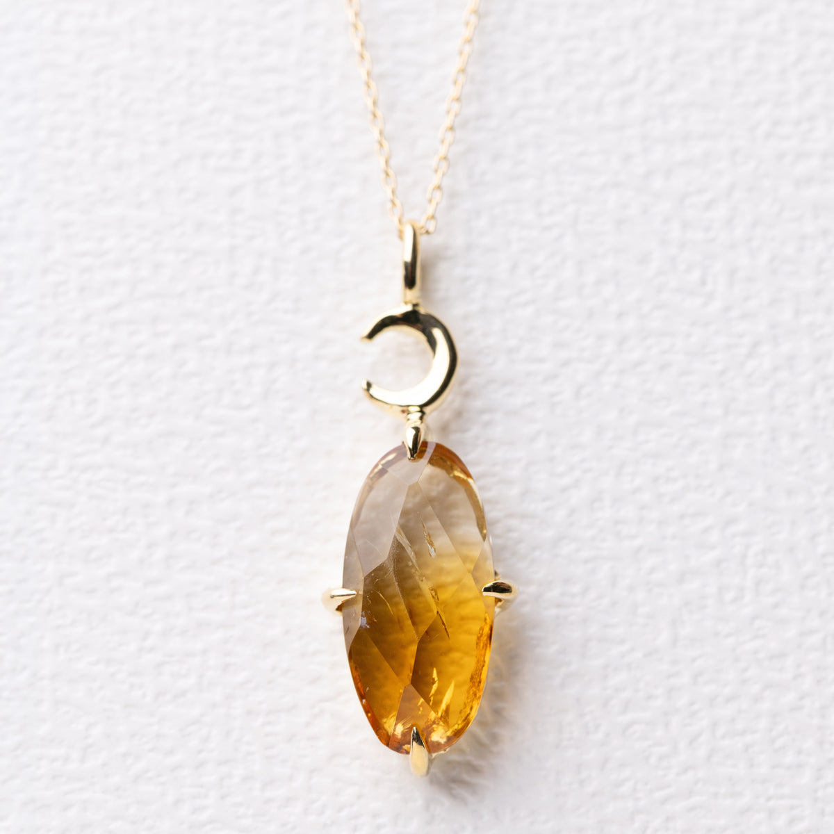 夕焼けに浮かぶ三日月のネックレス – ileava jewelry