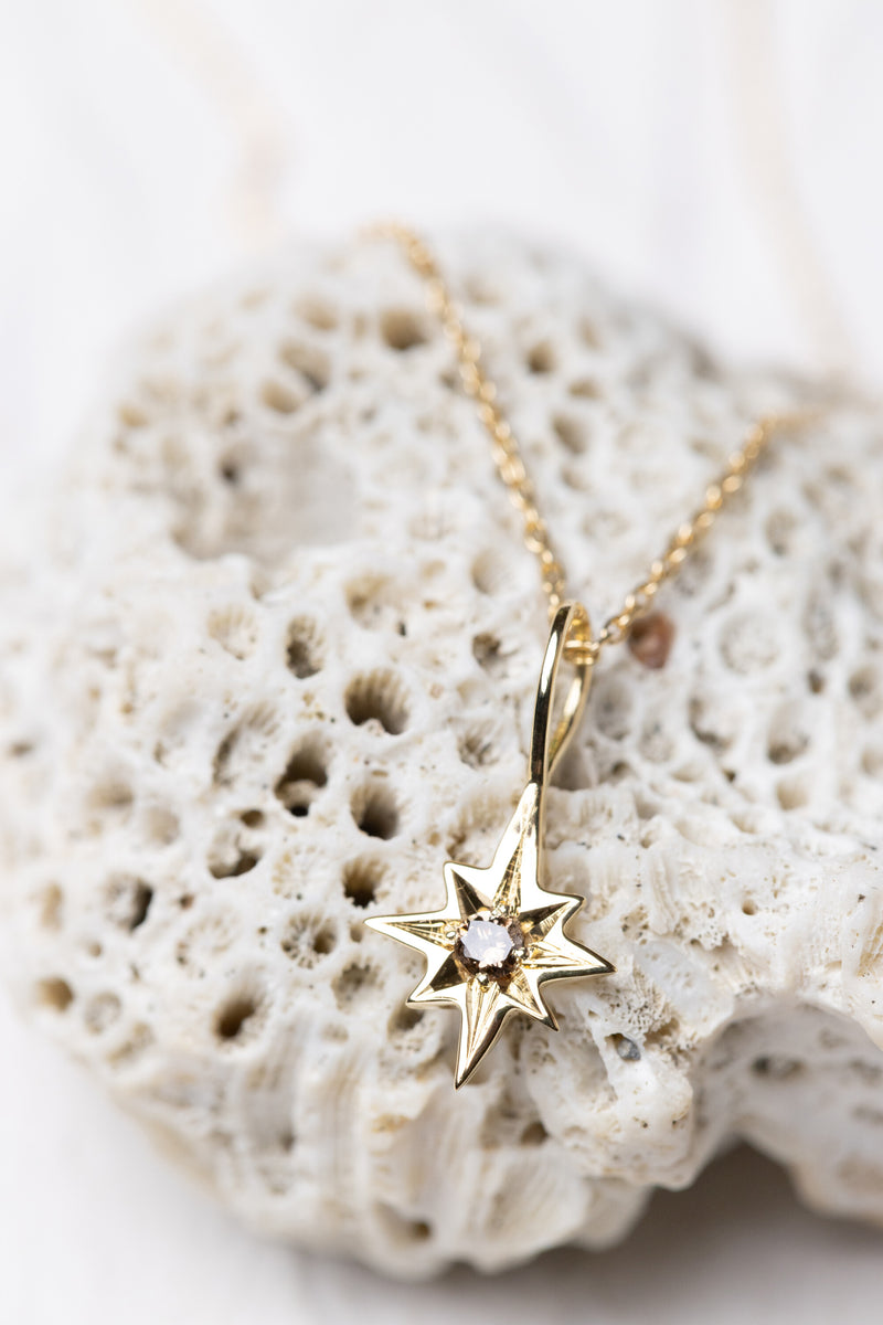 八芒星のシャンパンダイヤネックレス – ileava jewelry