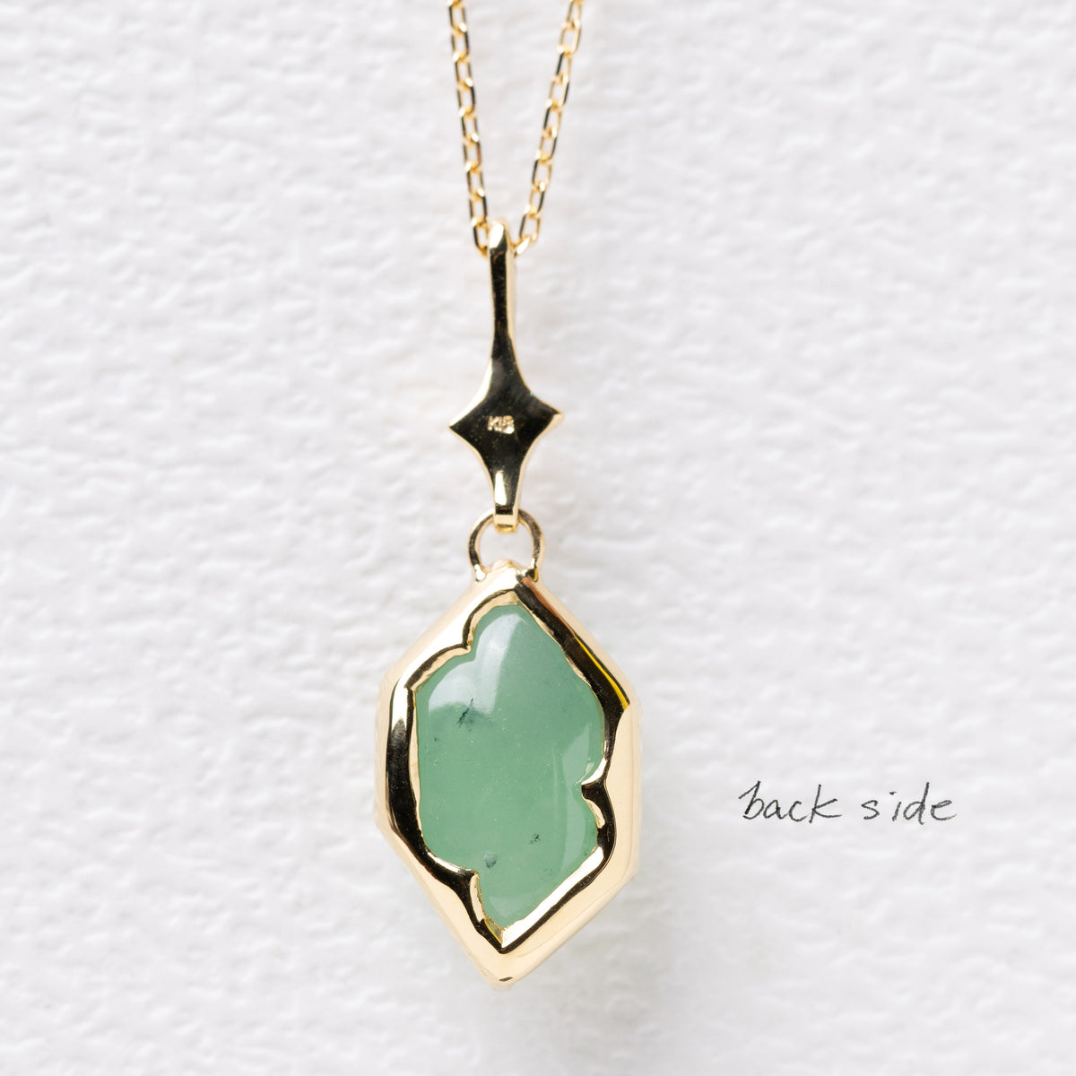 星屑の下で揺れる翡翠のK18ネックレス – ileava jewelry