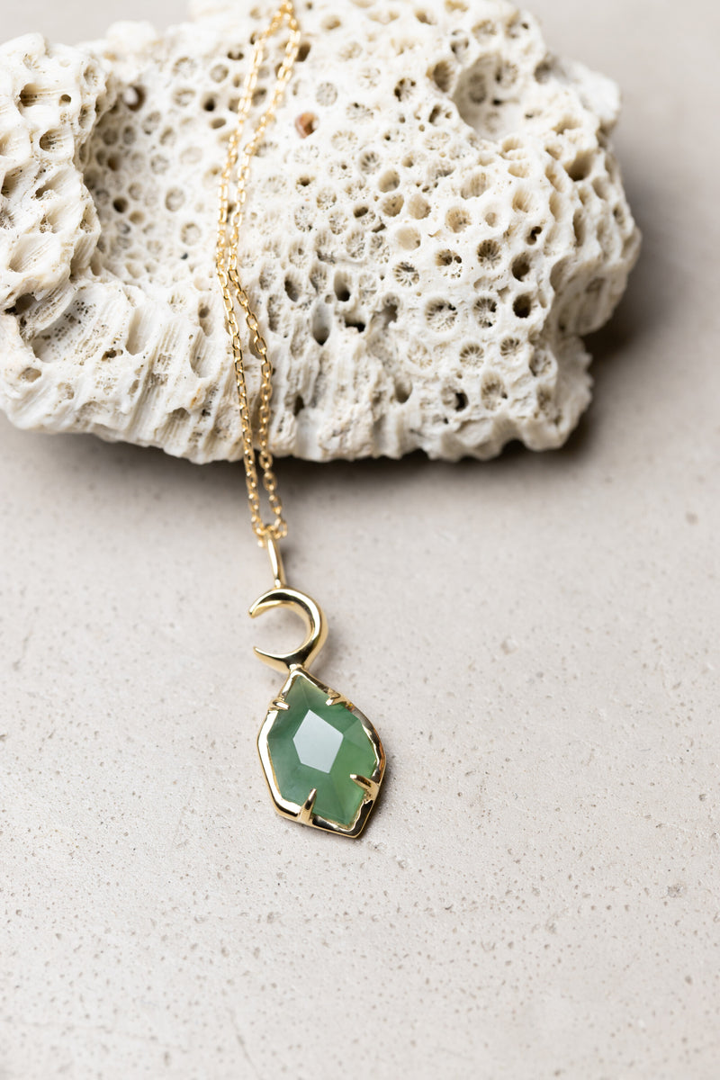 三日月と細身のヒスイネックレス K18 – ileava jewelry
