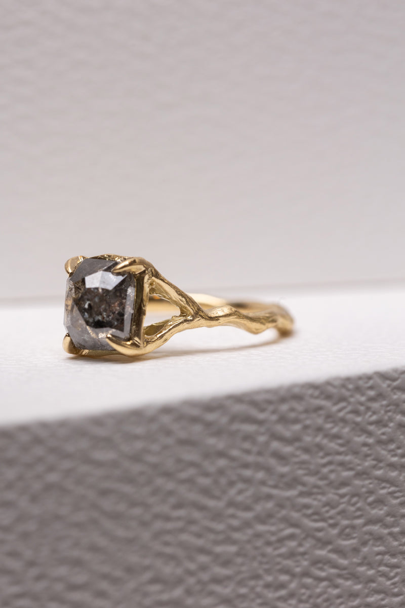 魔法の森のリング | ペッパーダイヤモンドのリング – ileava jewelry