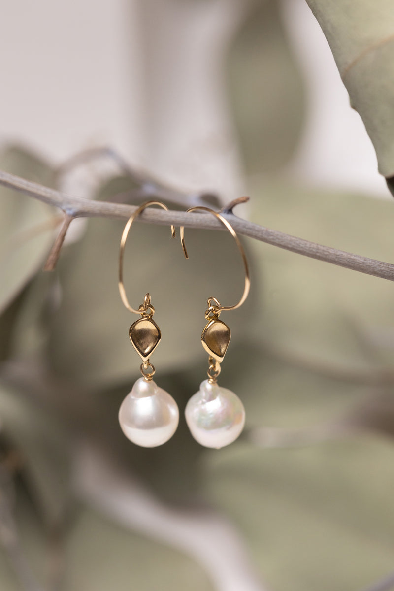 Satomi Kawakita Jewelryちいさなアコヤパールの2粒ピアス Satomi Kawakita Jewelry - ITEM - weeksdays