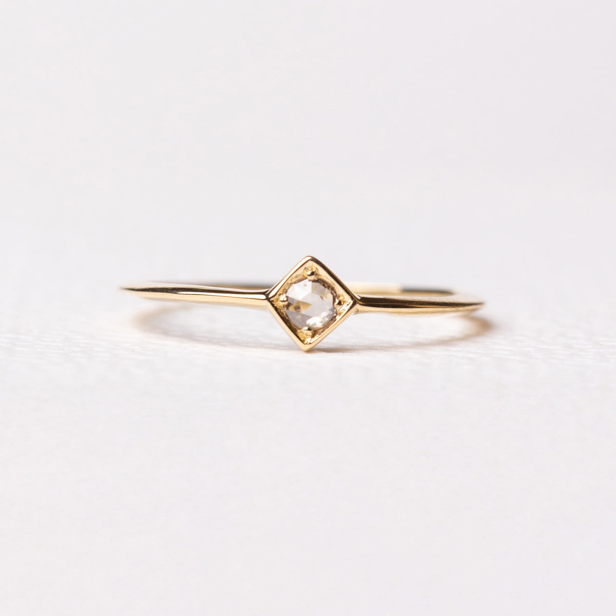 ブラウンがかったローズカットダイヤのリング – ileava jewelry