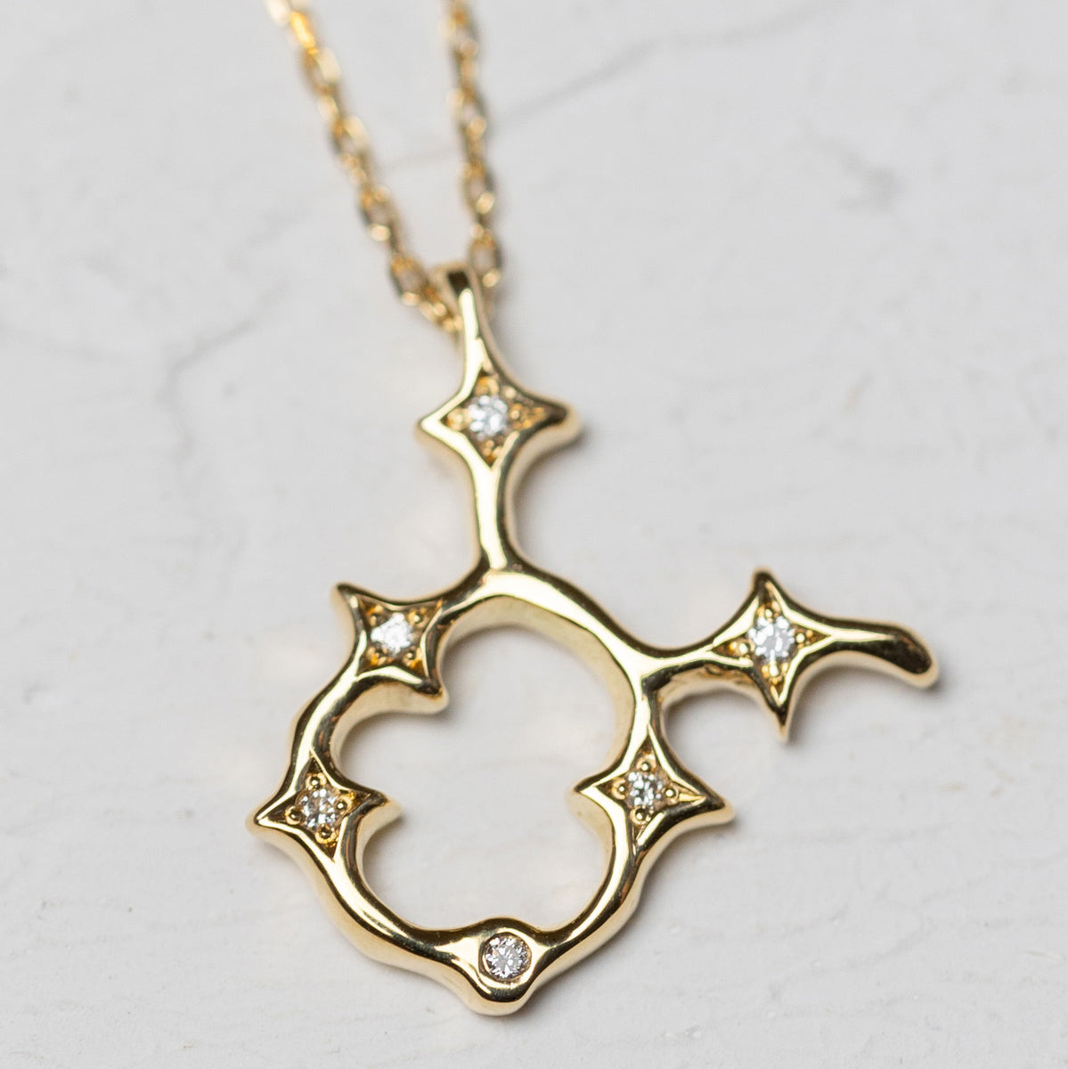 瞬く牡牛座（おうし座）のネックレス | Taurus – ileava jewelry