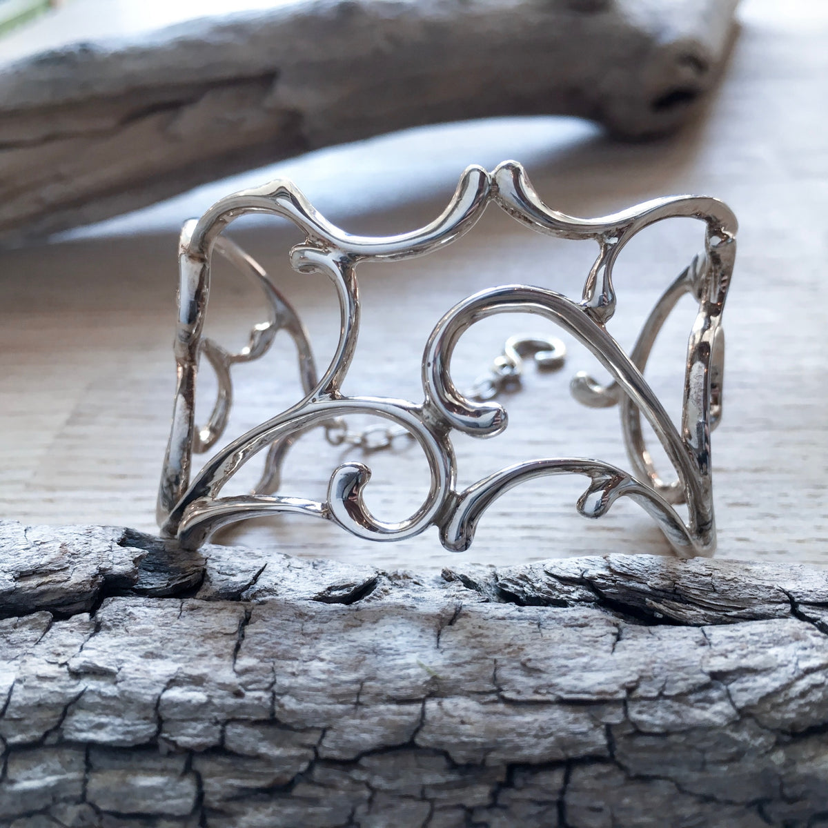 アラベスク シルバーの大きなカフブレスレット – ileava jewelry