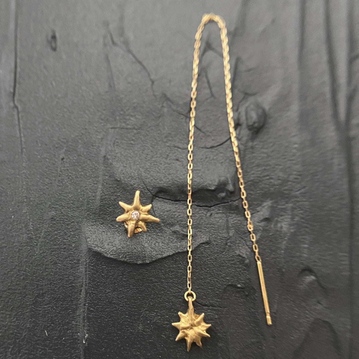 非対称の流れ星ピアス – ileava jewelry