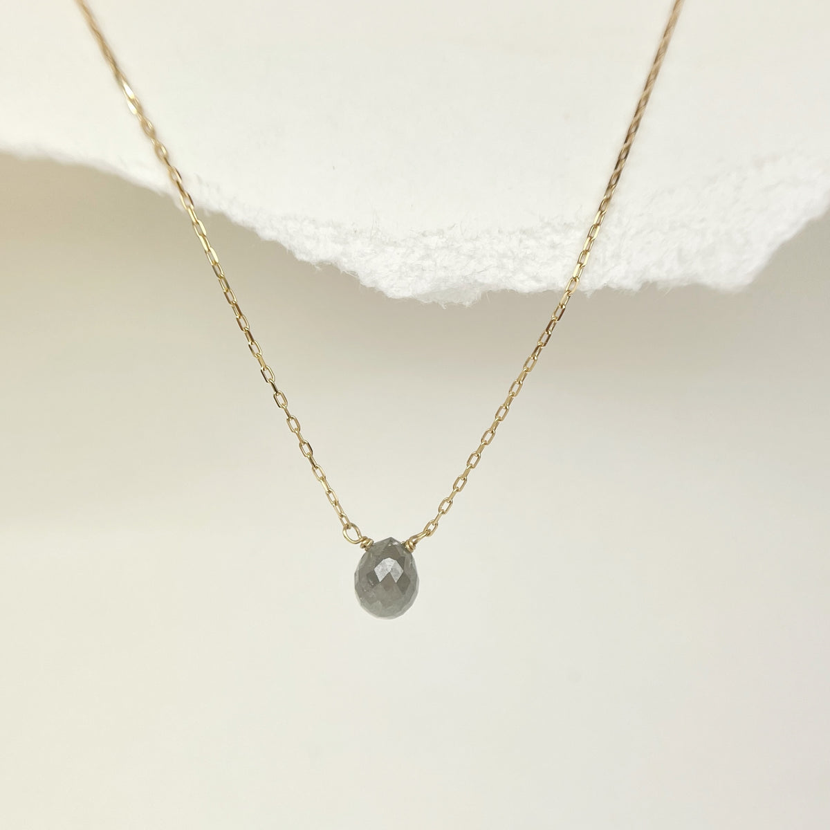 一粒のグレーダイヤのネックレス – ileava jewelry