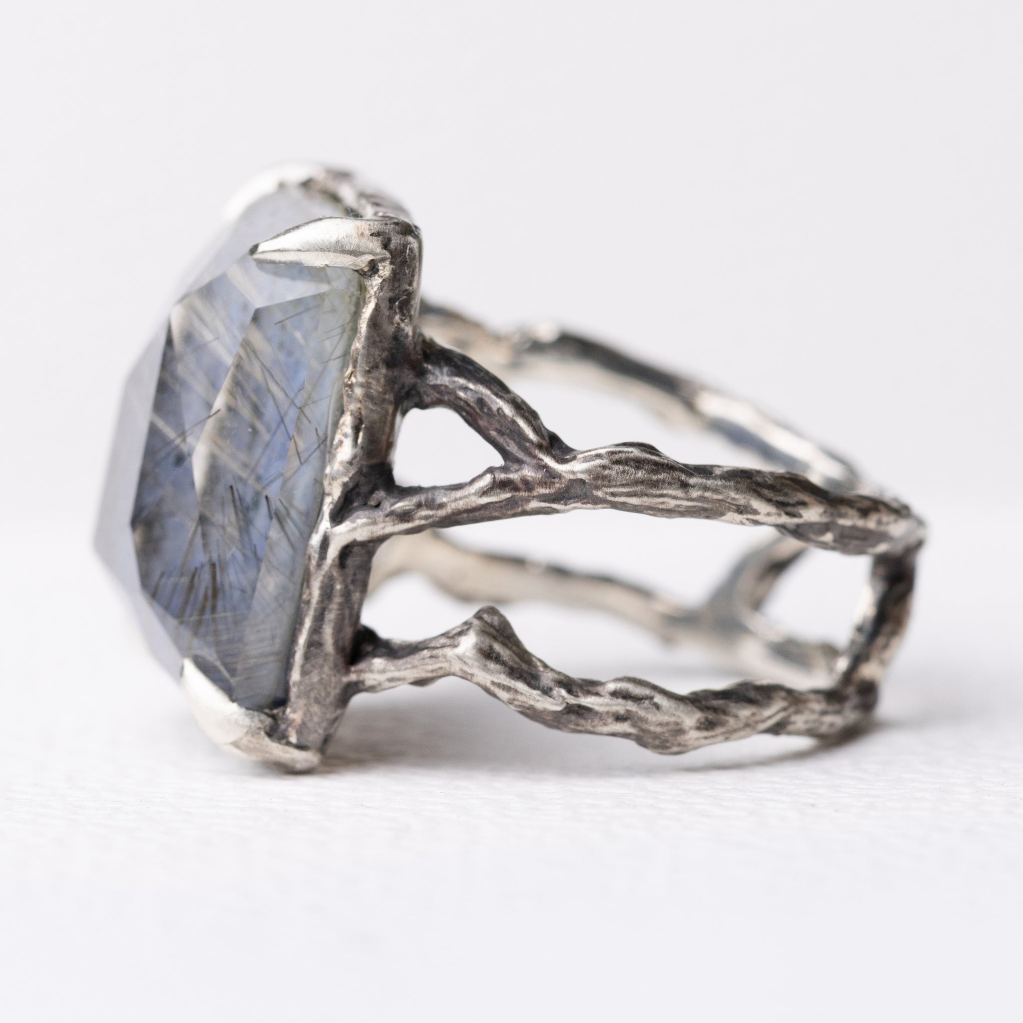 デュモルチェライトとルチルの貼り合せ シルバーリング – ileava jewelry