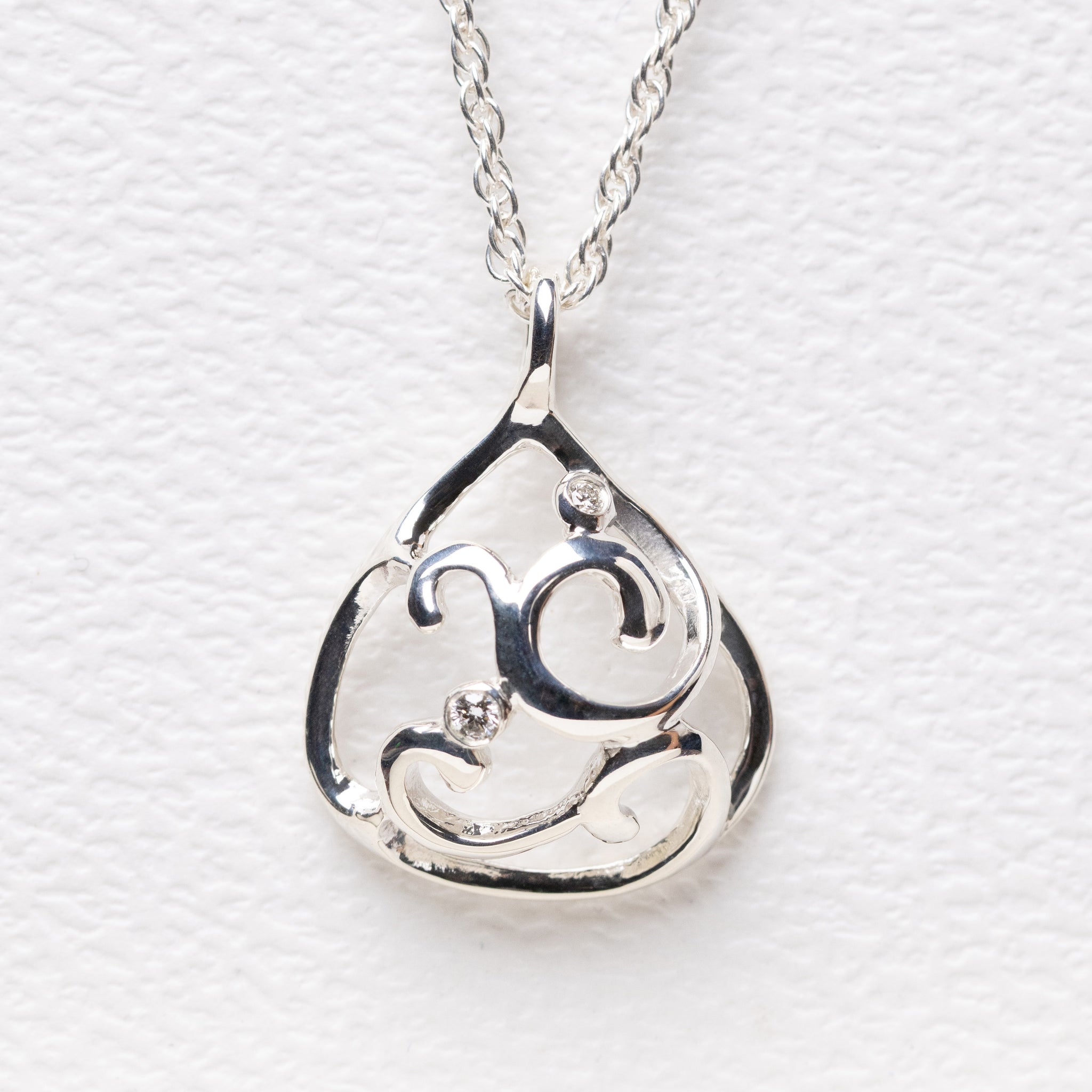 マロン型のアラベスクネックレス (大) – ileava jewelry