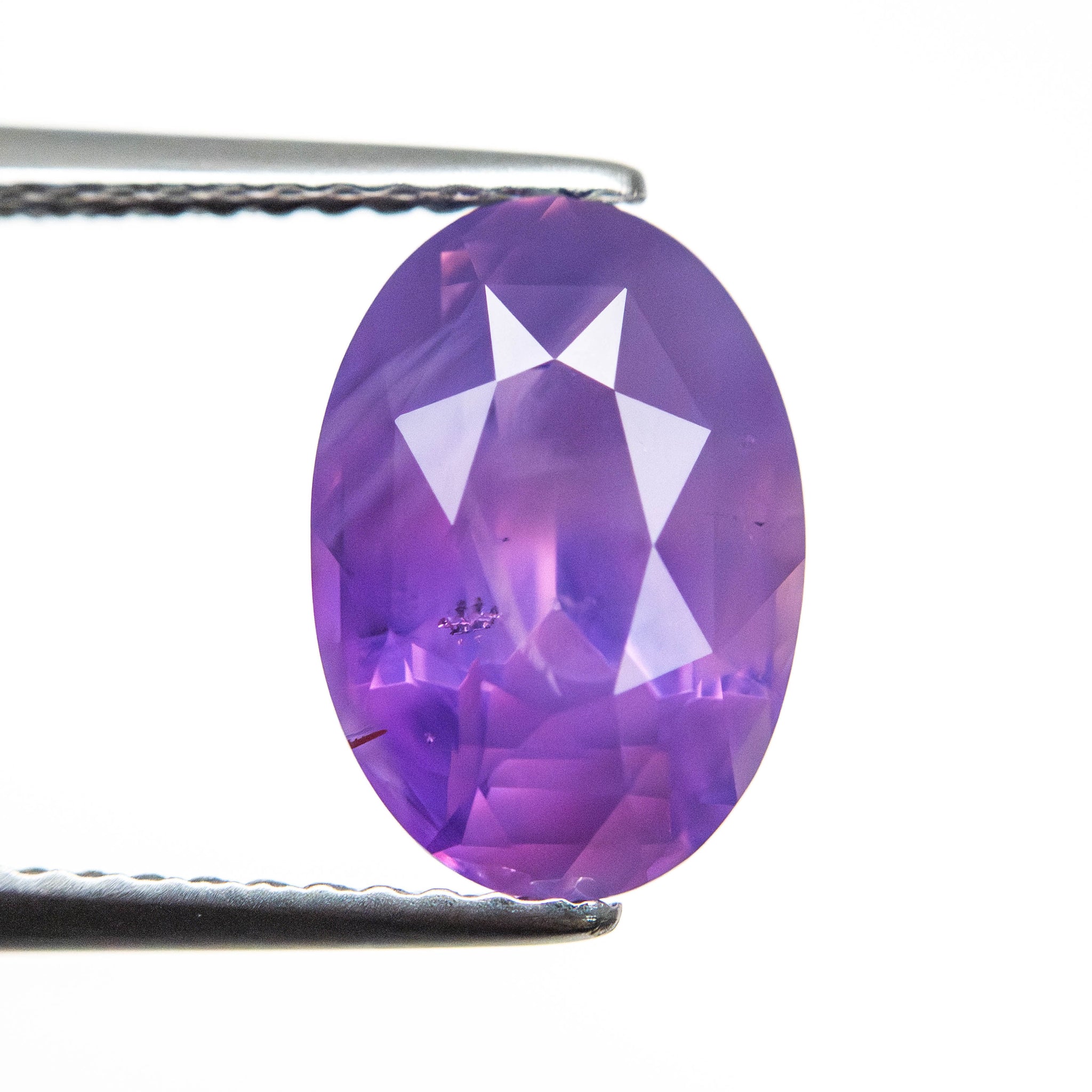 紫色のサファイアとダイヤモンドのプラチナリング – ileava jewelry