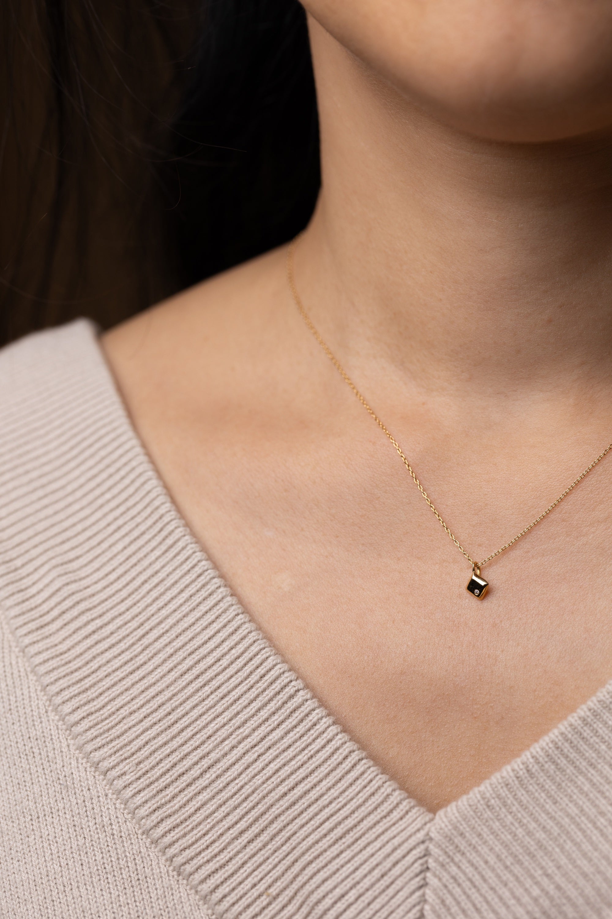 キラッと光るプリンセスのネックレス – ileava jewelry