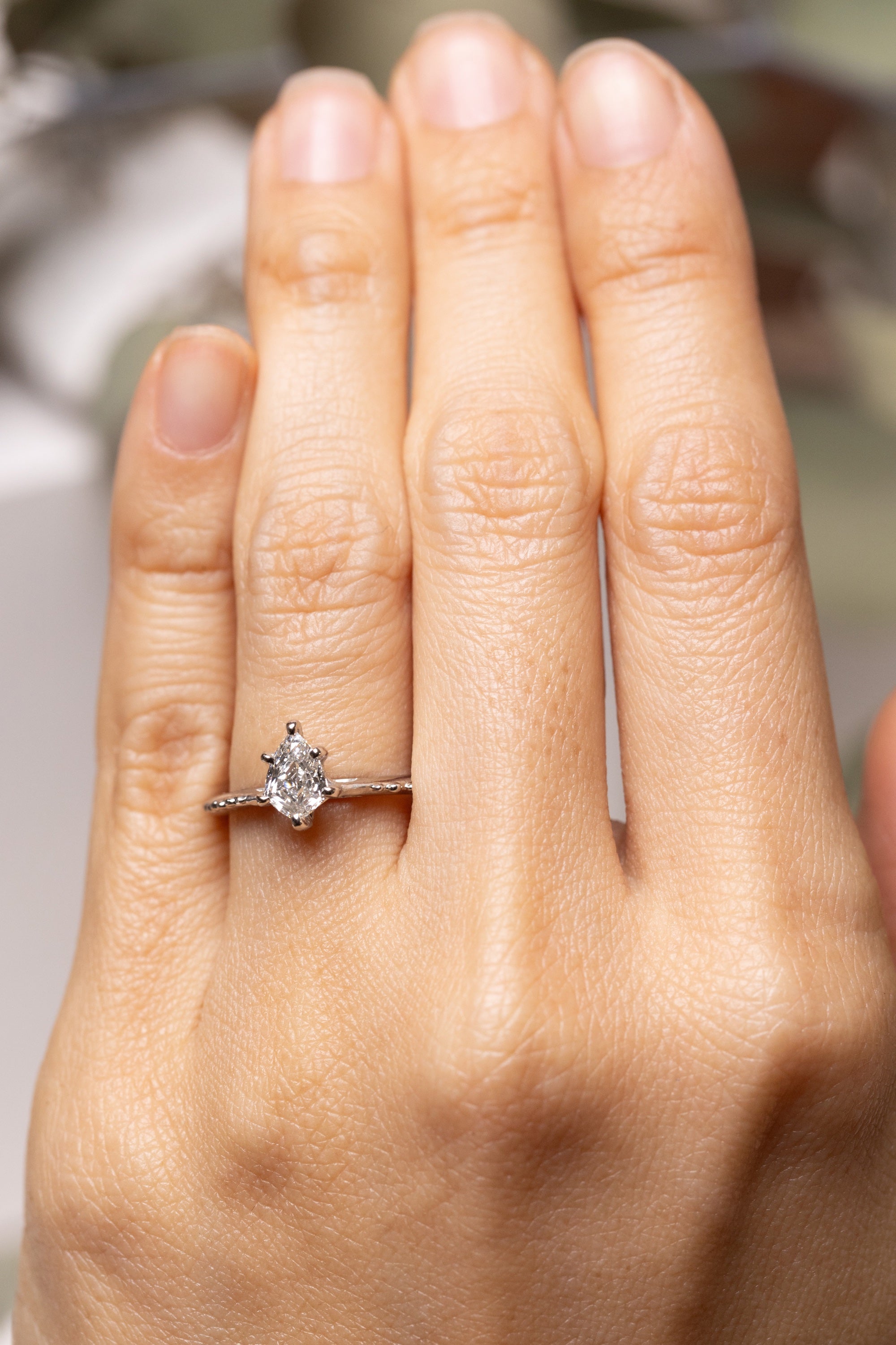 ステップカットペアシェイプのダイヤモンドのリング – ileava jewelry