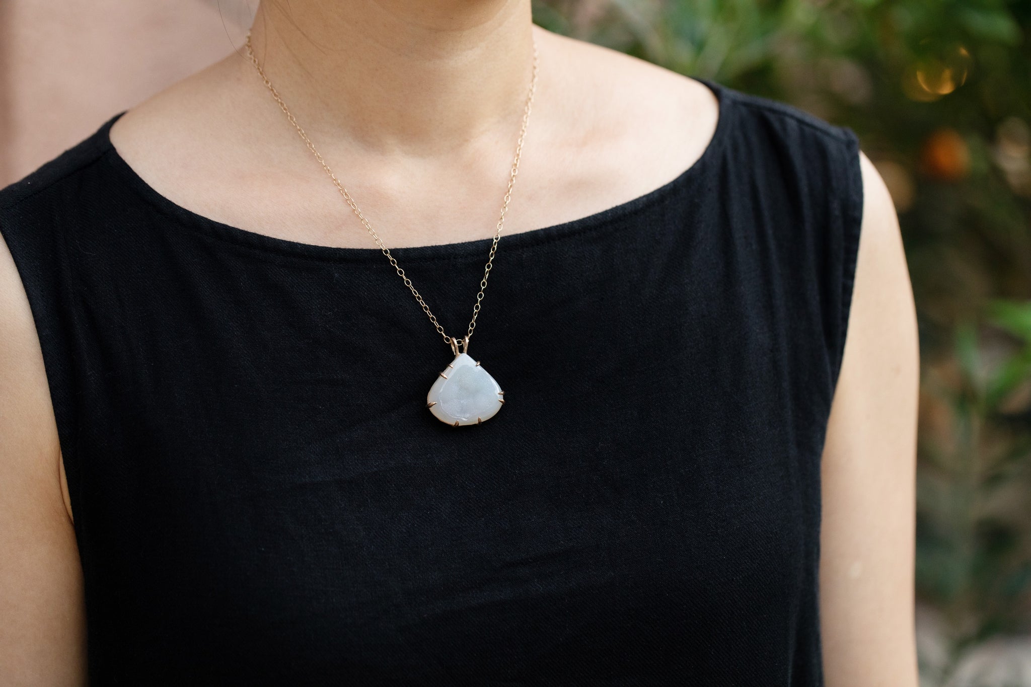 マロンの形の結晶メノウのネックレス – ileava jewelry