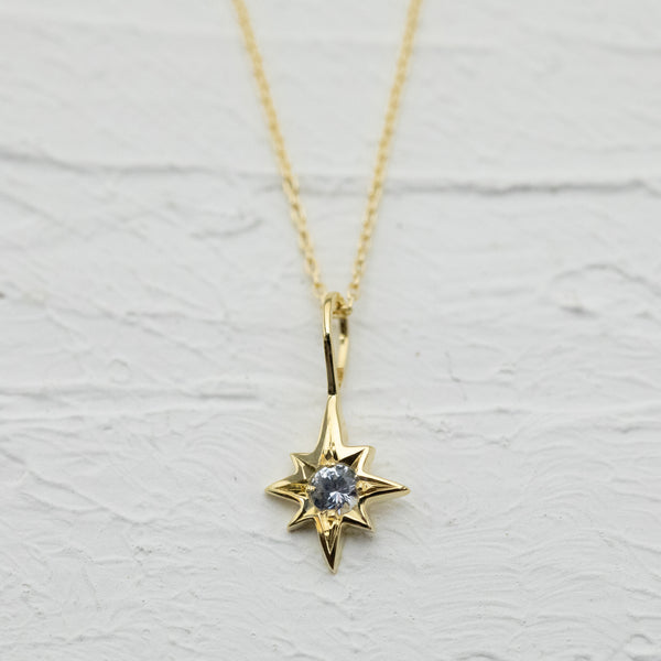 優しい青いサファイアの八芒星ネックレス – ileava jewelry