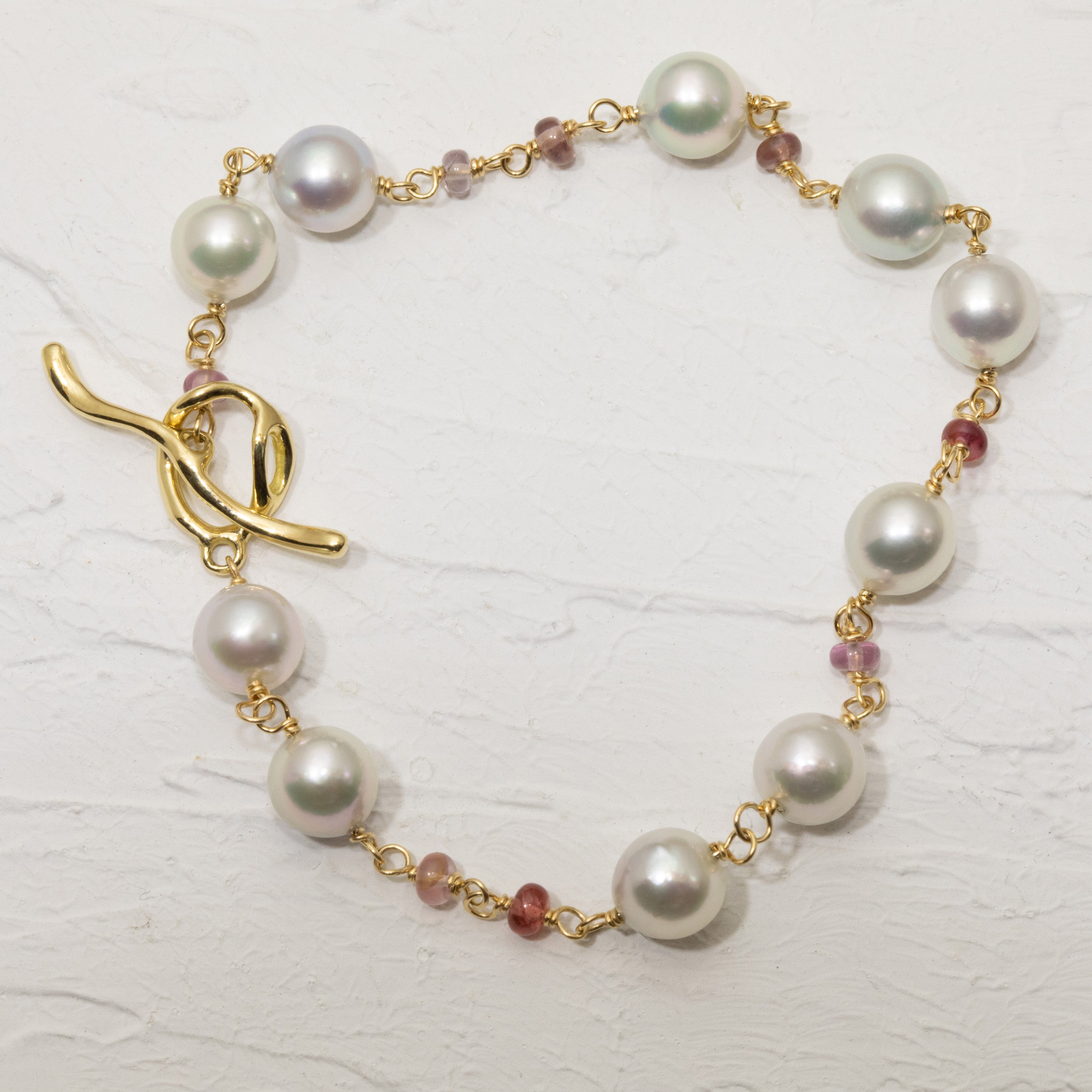 アコヤ真珠と水のタグルクラスプのブレスレット – ileava jewelry