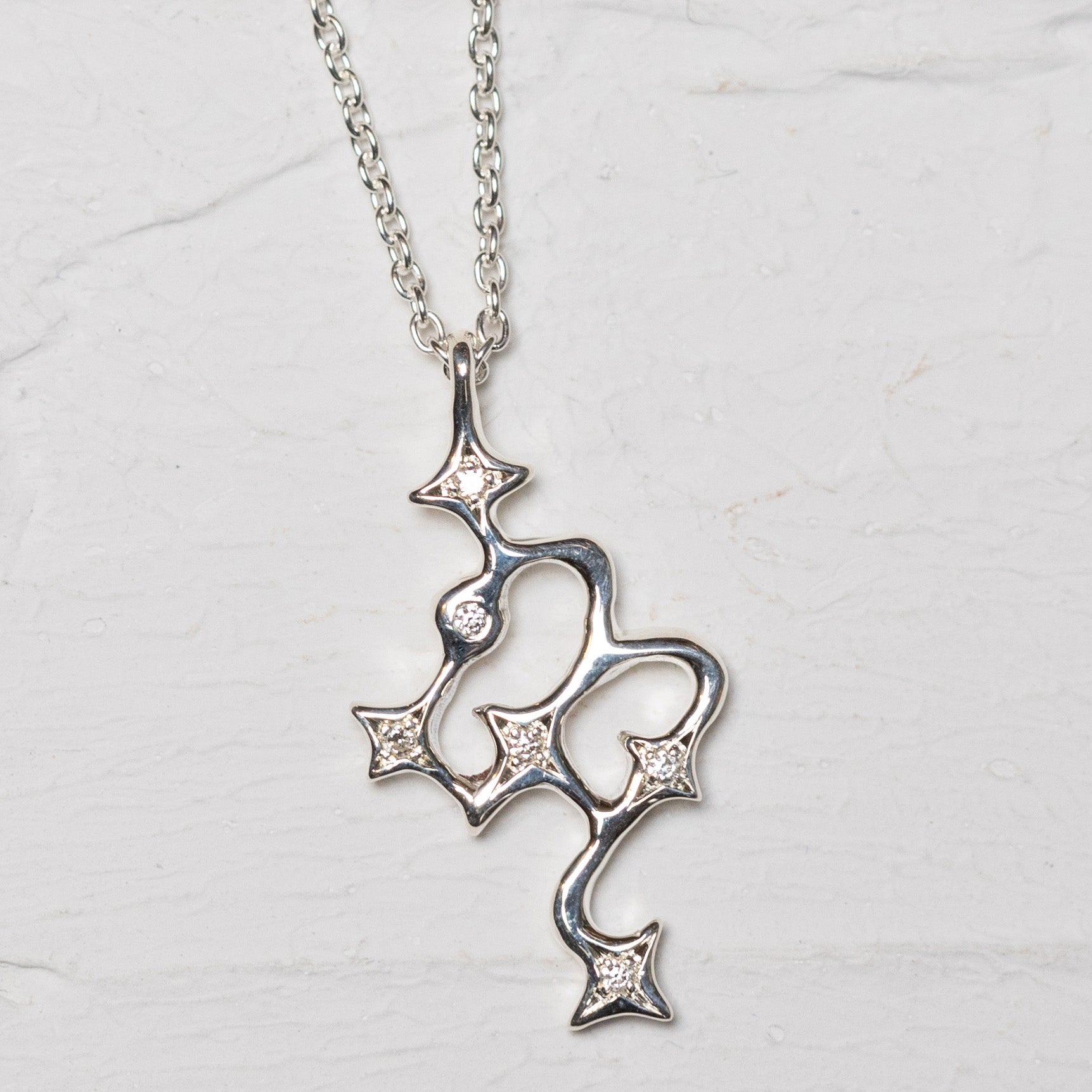 瞬く蠍座（さそり座）のネックレス | Scorpio – ileava jewelry