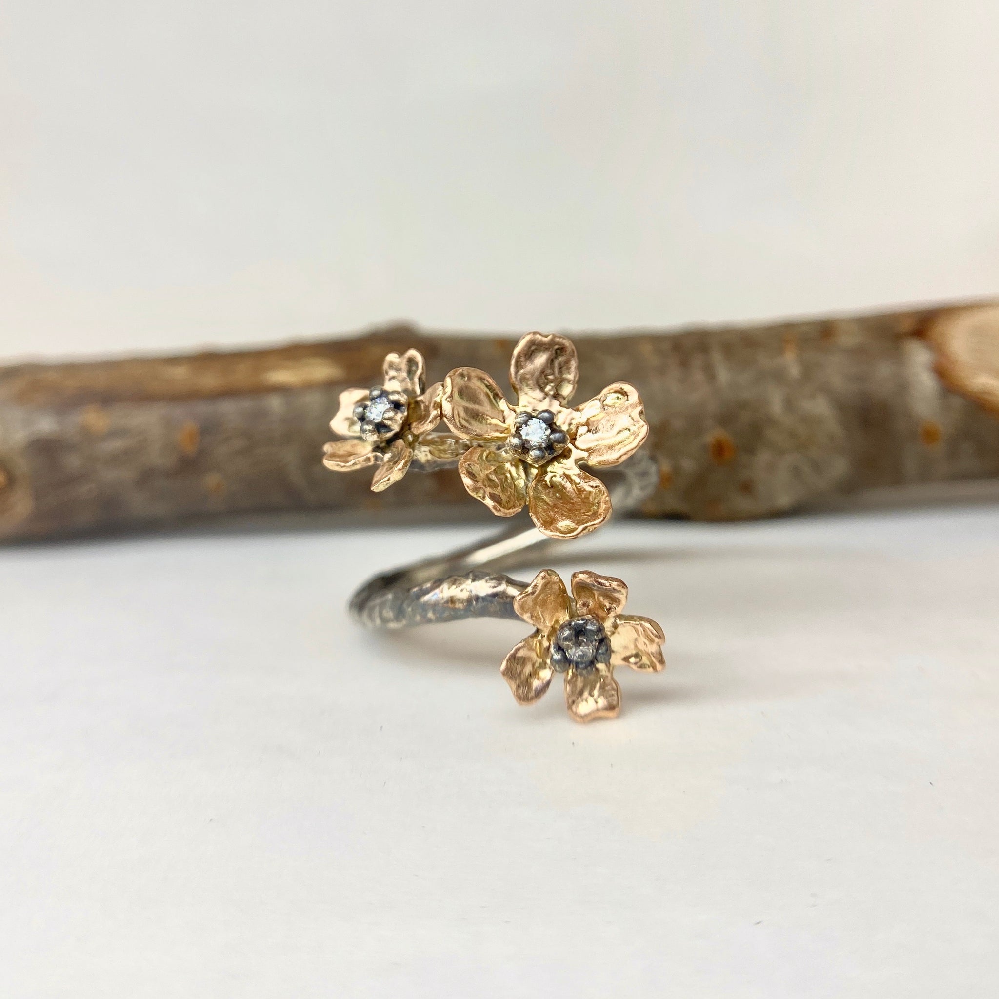 3輪の桜のリング – ileava jewelry