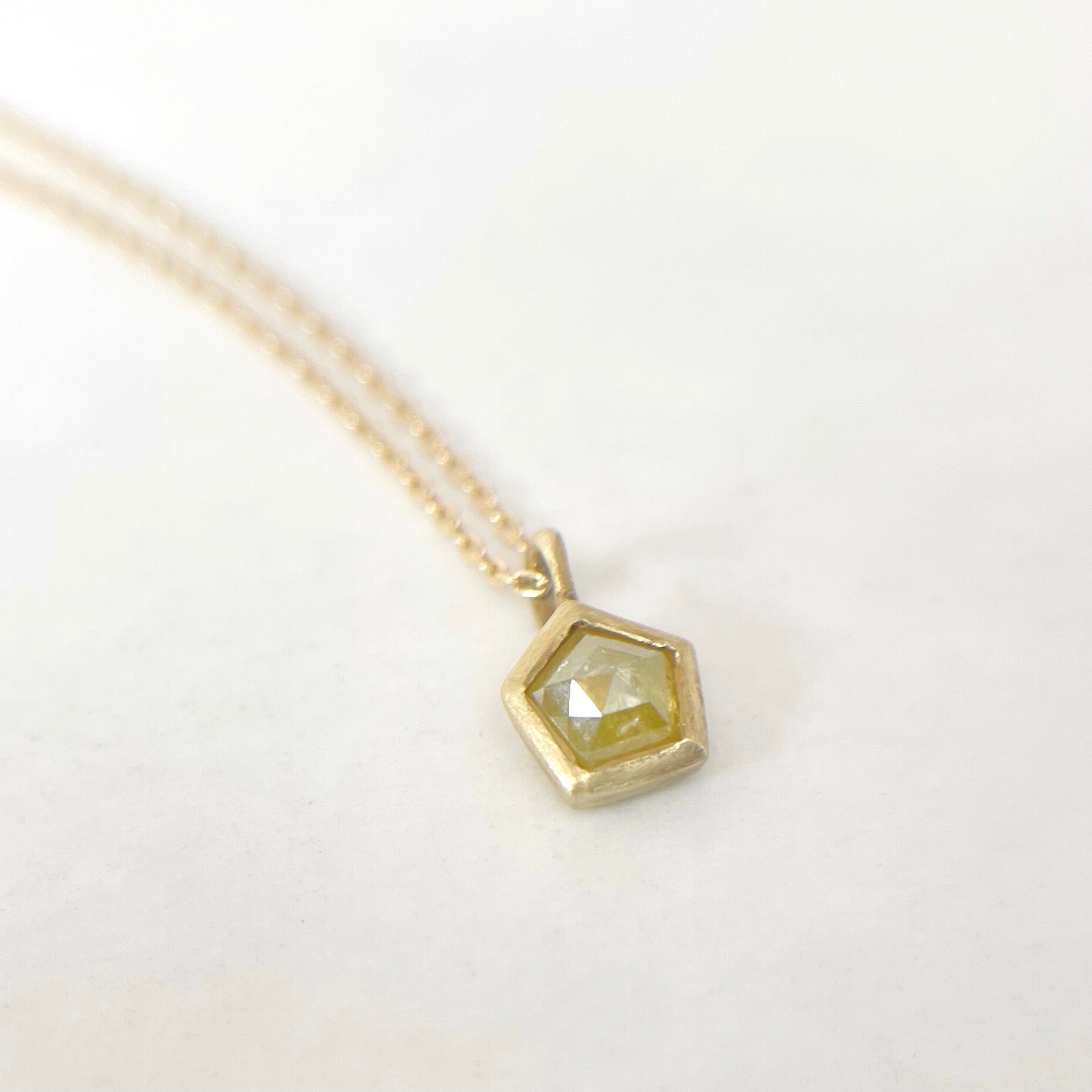 星型のナチュラルダイヤモンドのネックレス – ileava jewelry